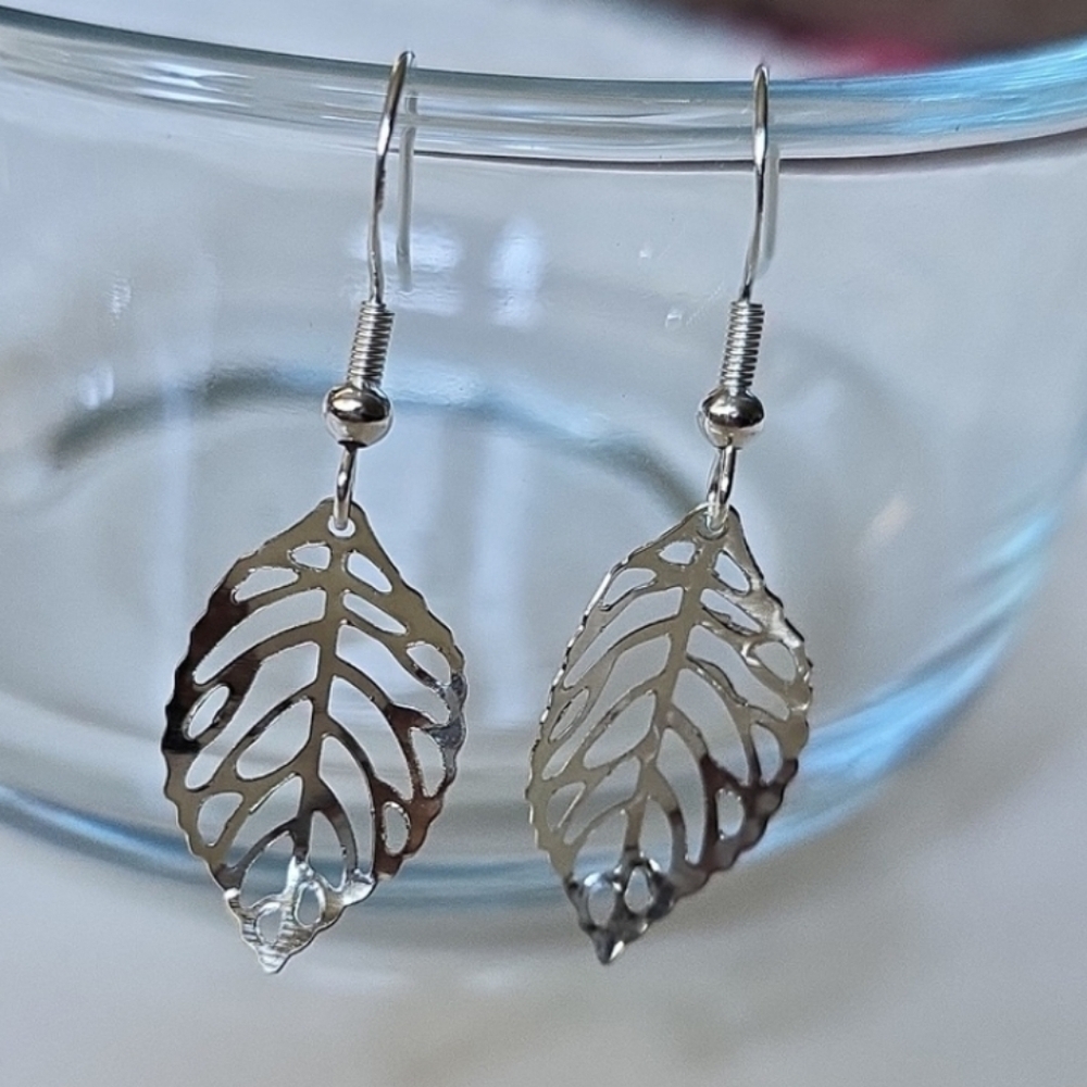 SILVER Leaf Dangle Earrings Lightweight 925 sterling Post Medium
